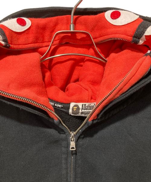 A BATHING APE（アベイシングエイプ）A BATHING APE (アベイシングエイプ) SHARK FULL ZIP DOUBLE HOODIEシャーク フルジップ ダブル フーディ ブラック×レッド サイズ:ｌの古着・服飾アイテム