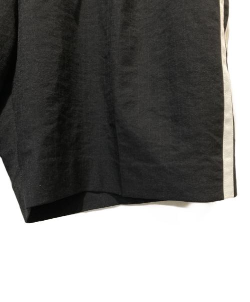 Y-3（ワイスリー）Y-3 (ワイスリー) ELEGANT 3 STP SHORTS SHORTエレガント スリー ストライプ ショーツ ショート ブラック サイズ:Ⅼの古着・服飾アイテム