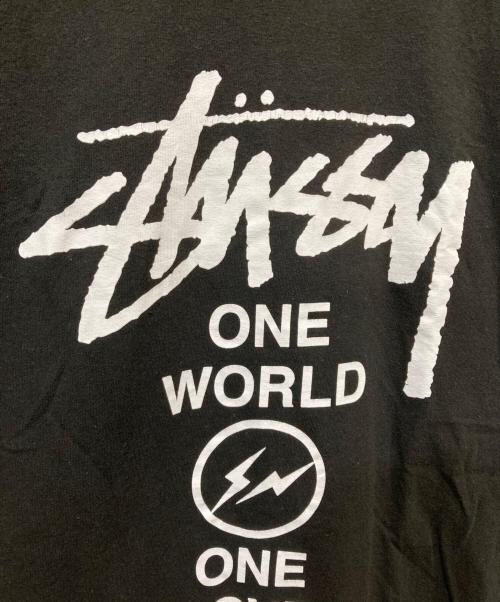 stussy（ステューシー）stussy (ステューシー) FRAGMENT DESIGN (フラグメントデザイン) プリントTシャツ ブラック サイズ:Mの古着・服飾アイテム