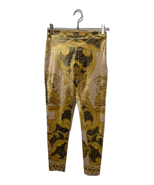 FENDI（フェンディ）FENDI (フェンディ) VERSACE (ヴェルサーチ) ズッカ×バロック柄レギンスパンツ ベージュ×ゴールド サイズ:40の古着・服飾アイテム