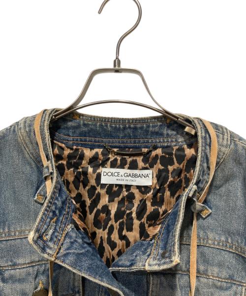 DOLCE & GABBANA（ドルチェ＆ガッバーナ）DOLCE & GABBANA (ドルチェ＆ガッバーナ) レオパードノーカラーベルトデザインデニムジャケット インディゴ サイズ:40の古着・服飾アイテム