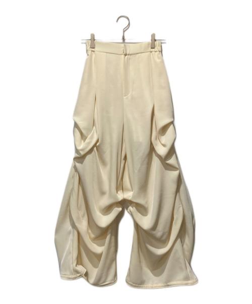 OMMO（オーエムエムオー）OMMO (オーエムエムオー) DLAPE TUCK PT ベージュ サイズ:36の古着・服飾アイテム