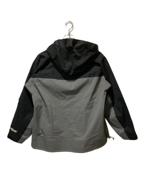 OUTDOOR GARMENT（アウトドアガーメント）OUTDOOR GARMENT (アウトドアガーメント) SLASH SHELL COEXISTマウンテンパーカー ブラック×グレー サイズ:Lの古着・服飾アイテム