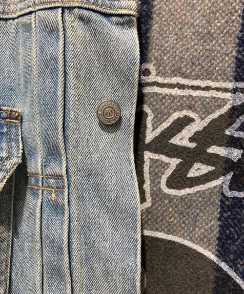 LEVI'S（リーバイス）LEVI'S (リーバイス) stussy (ステューシー) Embossed Trucker Jacket インディゴ サイズ:Lの古着・服飾アイテム