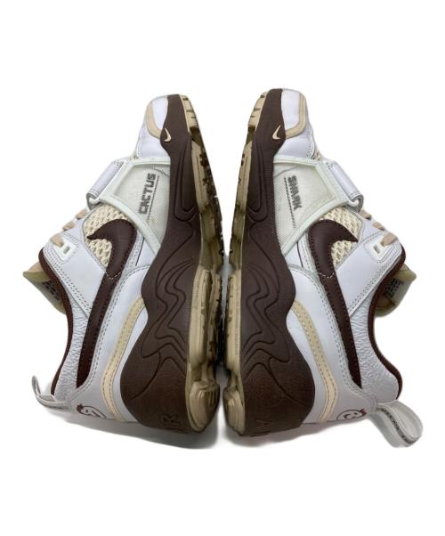 NIKE（ナイキ）NIKE (ナイキ) TRAVIS SCOTT (トラヴィススコット) ZOOM FIELD JAXX ブラウン×ホワイト サイズ:26.5cmの古着・服飾アイテム
