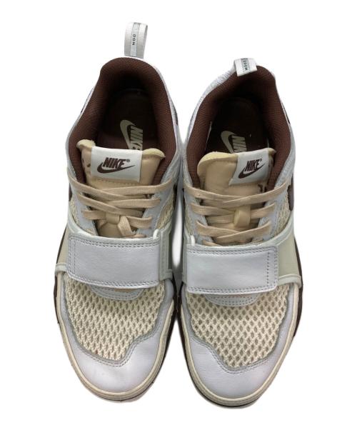 NIKE（ナイキ）NIKE (ナイキ) TRAVIS SCOTT (トラヴィススコット) ZOOM FIELD JAXX ブラウン×ホワイト サイズ:26.5cmの古着・服飾アイテム