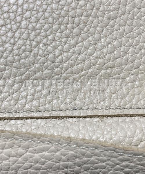BOTTEGA VENETA（ボッテガベネタ）BOTTEGA VENETA (ボッテガベネタ) イントレチャートラインレザーハンドバッグ ベージュの古着・服飾アイテム