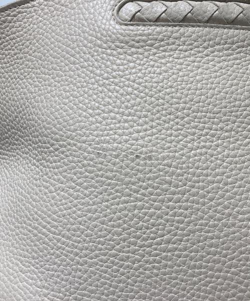 BOTTEGA VENETA（ボッテガベネタ）BOTTEGA VENETA (ボッテガベネタ) イントレチャートラインレザーハンドバッグ ベージュの古着・服飾アイテム