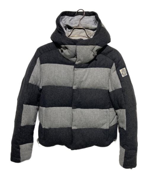 MONCLER GAMME BLEU（モンクレール ガム ブルー）MONCLER GAMME BLEU (モンクレール ガム ブルー) GIUBBINO ダウンジャケット グレーの古着・服飾アイテム