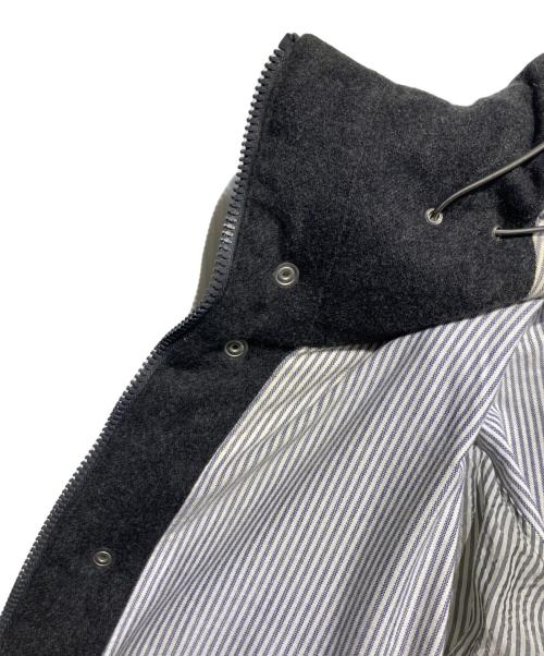 MONCLER GAMME BLEU（モンクレール ガム ブルー）MONCLER GAMME BLEU (モンクレール ガム ブルー) GIUBBINO ダウンジャケット グレーの古着・服飾アイテム