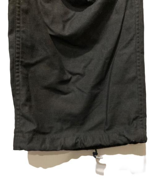 QUALITY APPAREL MANUFACTURING（クオリティーアパレルマニファクチュリング）QUALITY APPAREL MANUFACTURING (クオリティーアパレルマニファクチュリング) 黒染めカモ柄M-65ミリタリーパンツ ブラック サイズ:Mの古着・服飾アイテム