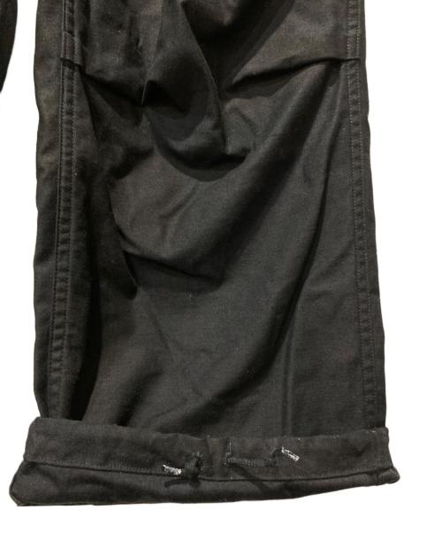 QUALITY APPAREL MANUFACTURING（クオリティーアパレルマニファクチュリング）QUALITY APPAREL MANUFACTURING (クオリティーアパレルマニファクチュリング) 黒染めカモ柄M-65ミリタリーパンツ ブラック サイズ:Mの古着・服飾アイテム