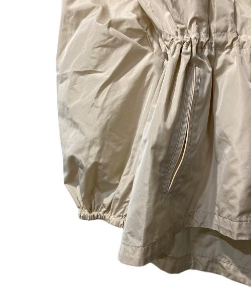 EPOCA（エポカ）EPOCA (エポカ) ライトメモリータフタ フーデッドジップブルゾン ベージュ サイズ:40の古着・服飾アイテム