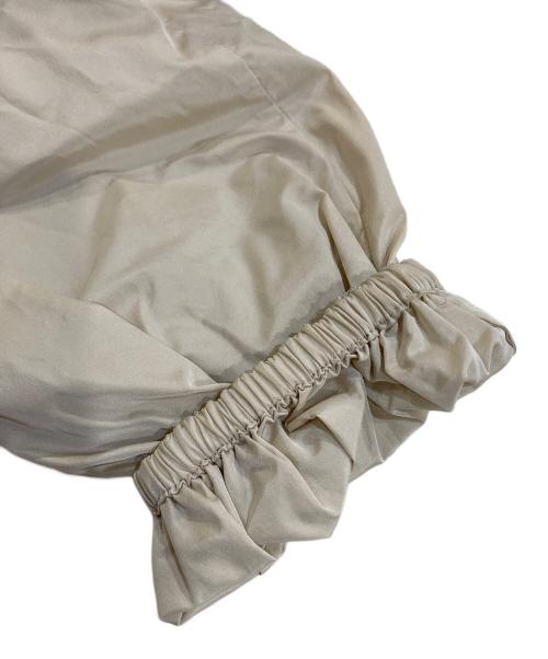 EPOCA（エポカ）EPOCA (エポカ) ライトメモリータフタ フーデッドジップブルゾン ベージュ サイズ:40の古着・服飾アイテム