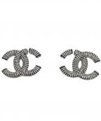 CHANELシャネル）の古着「ココマークピアス」｜ブラック