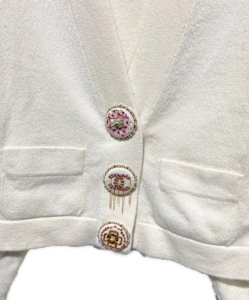CHANEL（シャネル）CHANEL (シャネル) ココマークボタンカシミヤカーディガン アイボリー サイズ:36の古着・服飾アイテム