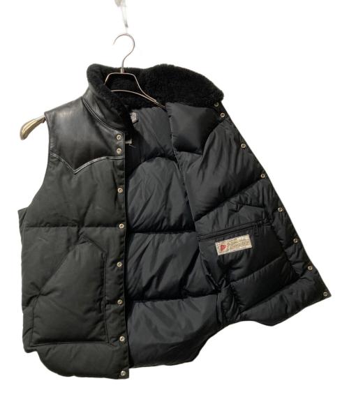 RockyMountainFeatherBed（ロッキーマウンテンフェザーベッド）RockyMountainFeatherBed (ロッキーマウンテンフェザーベッド) BEAUTY&YOUTH (ビューティーアンドユース) レザーヨークダウンベスト ブラック サイズ:SIZE 36の古着・服飾アイテム