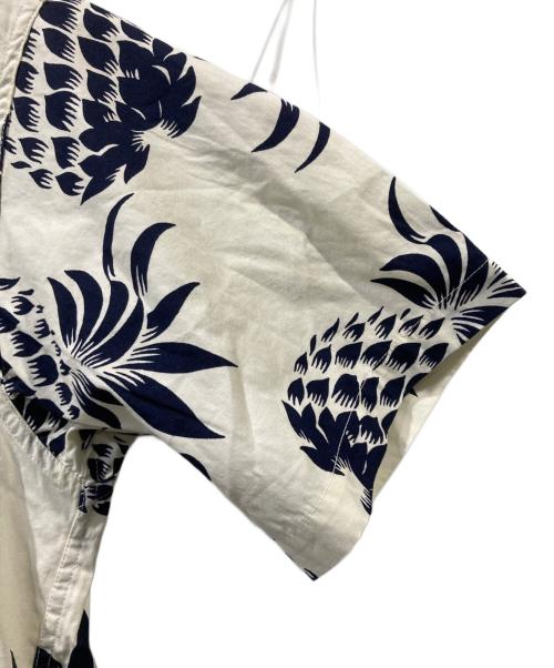 Duke Kahanamoku（デュークカハナモク）Duke Kahanamoku (デュークカハナモク) HAWAIIAN SHIRT ホワイト サイズ:Ｓの古着・服飾アイテム