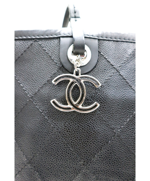 CHANEL（シャネル）CHANEL (シャネル) ワイルドステッチキャビアスキントートバッグ ブラック オンザロードの古着・服飾アイテム