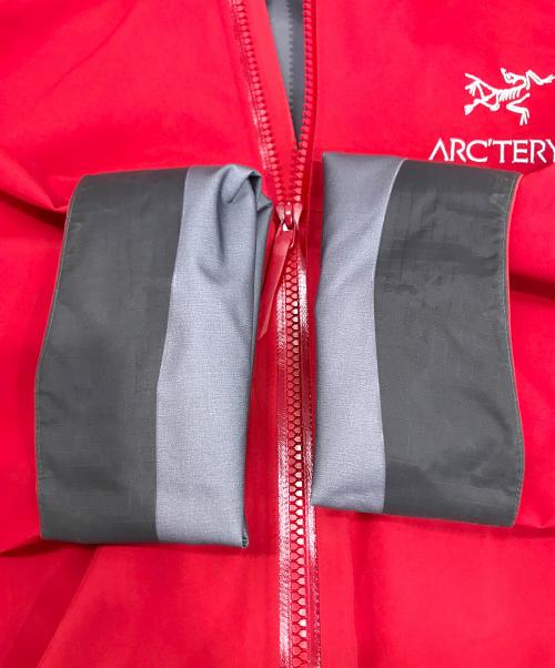 ARC'TERYX（アークテリクス）ARC'TERYX (アークテリクス) BETA AR JACKET/ベータ AR ジャケット レッド サイズ:Lの古着・服飾アイテム