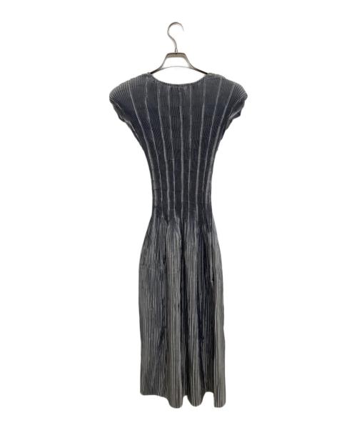 SPECCHIO（スペッチオ）SPECCHIO (スペッチオ) プリーツノースリーブワンピース グレー サイズ:40の古着・服飾アイテム