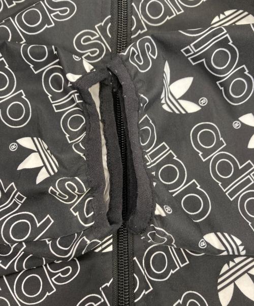 adidas（アディダス）adidas (アディダス) モノグラムウィンドブレーカー ブラック サイズ:Mの古着・服飾アイテム