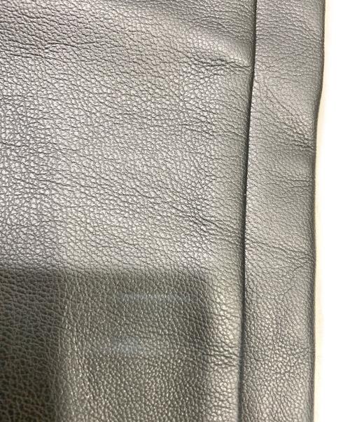 MM6 Maison Margiela（エムエムシックスメゾンマルジェラ）MM6 Maison Margiela (エムエムシックス メゾンマルジェラ) フェイクレザーパンツ ブラック サイズ:36の古着・服飾アイテム