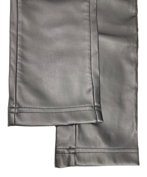 MM6 Maison Margiela（エムエムシックスメゾンマルジェラ）MM6 Maison Margiela (エムエムシックス メゾンマルジェラ) フェイクレザーパンツ ブラック サイズ:36の古着・服飾アイテム