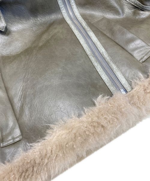 MURUA（ムルーア）MURUA (ムルーア) ヴィンテージライクショートフェイクムートン ジャケット カーキ サイズ:Fの古着・服飾アイテム