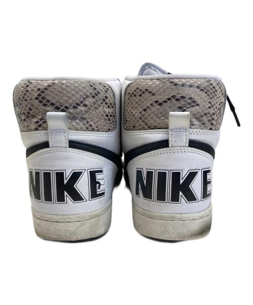 NIKE（ナイキ）NIKE (ナイキ) スニーカー ホワイト×グレー サイズ:27.5cmの古着・服飾アイテム