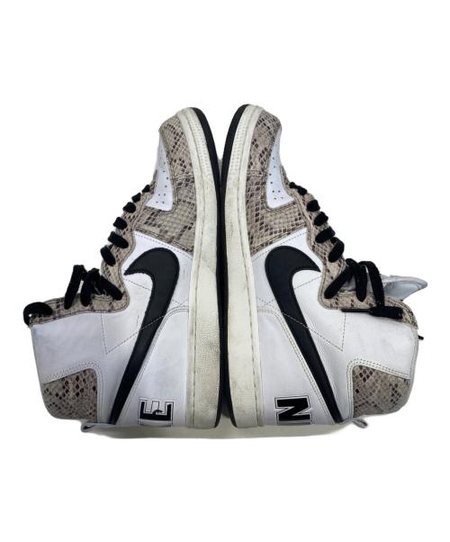 NIKE（ナイキ）NIKE (ナイキ) スニーカー ホワイト×グレー サイズ:27.5cmの古着・服飾アイテム