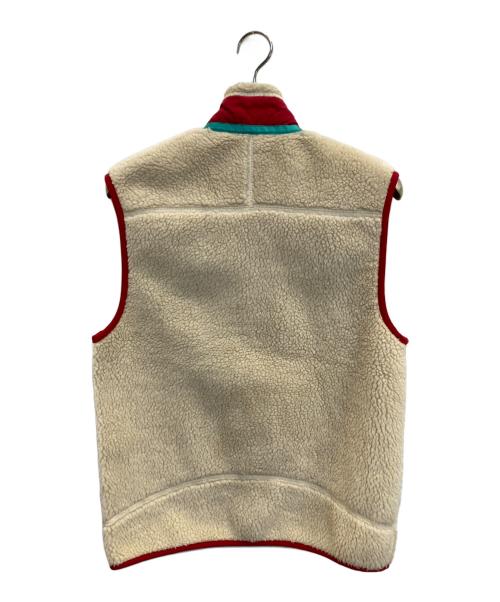 Patagonia（パタゴニア）Patagonia (パタゴニア) CLASSIC RETRO-X VEST アイボリー×レッド サイズ:Mの古着・服飾アイテム