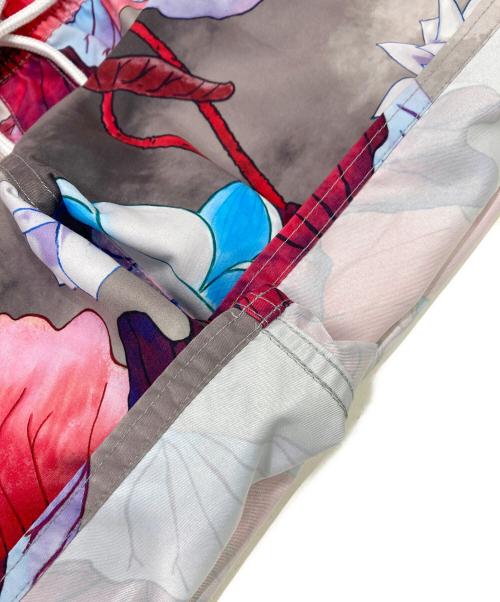 Saturdays NYC（サタデーズ ニューヨーク）Saturdays NYC (サタデーズ ニューヨーク) Timothy Vivid Lotus Swim Short ベージュ×レッド サイズ:Mの古着・服飾アイテム