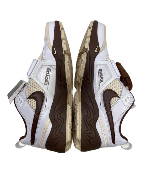NIKE（ナイキ）NIKE (ナイキ) TRAVIS SCOTT (トラヴィス・スコット) スニーカー ホワイト×ブラウン サイズ:27.5㎝の古着・服飾アイテム