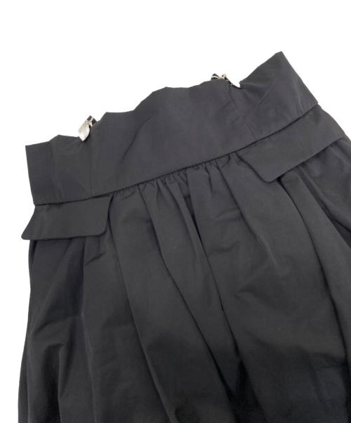 Snidel（スナイデル）Snidel (スナイデル) フリルサスペンダー付きボリュームスカート ブラック 未使用品の古着・服飾アイテム