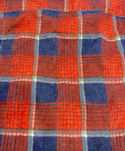 YSTRDY'S TMRRW（イエスタデイズトゥモロウ）YSTRDY'S TMRRW (イエスタデイズトゥモロウ) FLEA MARKET SHIRT レッド サイズ:FREEの古着・服飾アイテム