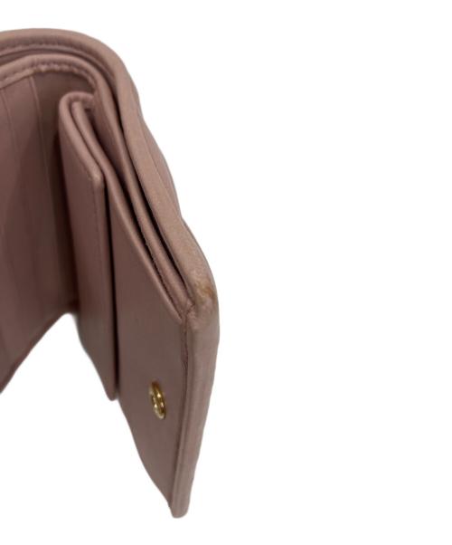 MIU MIU（ミュウミュウ）MIU MIU (ミュウミュウ) マテラッセレザー コンパクトウォレット ピンクの古着・服飾アイテム