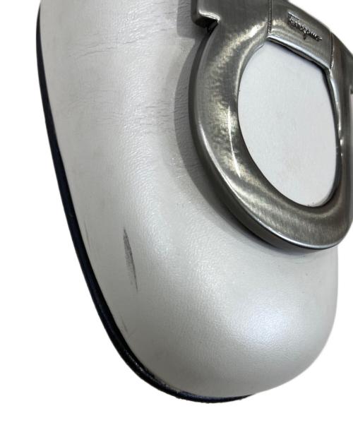 Salvatore Ferragamo（サルヴァトーレ フェラガモ）Salvatore Ferragamo (サルヴァトーレ フェラガモ) パンプス ホワイト サイズ:6 1/2の古着・服飾アイテム