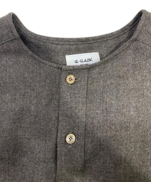 LE GLAZIK（ル グラジック）LE GLAZIK (ル グラジック) ギャザーノーカラーシャツ ブラウン サイズ:36の古着・服飾アイテム
