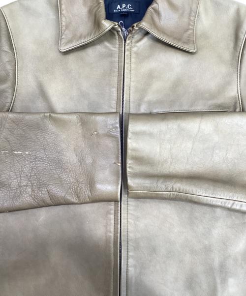 A.P.C.（アーペーセー）A.P.C. (アーペーセー) レザージャケット カーキ サイズ:Sの古着・服飾アイテム