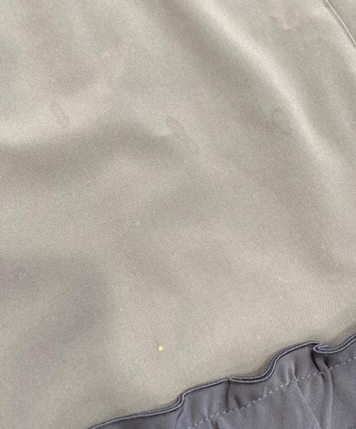 FOXEY NEWYORK（フォクシーニューヨーク）FOXEY NEWYORK (フォクシーニューヨーク) ノースリーブレイニーワンピース グレー サイズ:40の古着・服飾アイテム