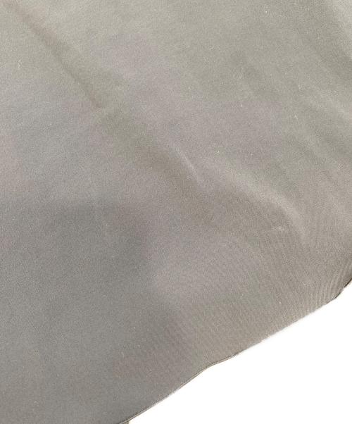 FOXEY NEWYORK（フォクシーニューヨーク）FOXEY NEWYORK (フォクシーニューヨーク) ノースリーブレイニーワンピース グレー サイズ:40の古着・服飾アイテム