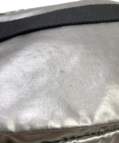 jack gomme（ジャックゴム）jack gomme (ジャックゴム) ショルダーバッグ シルバーの古着・服飾アイテム