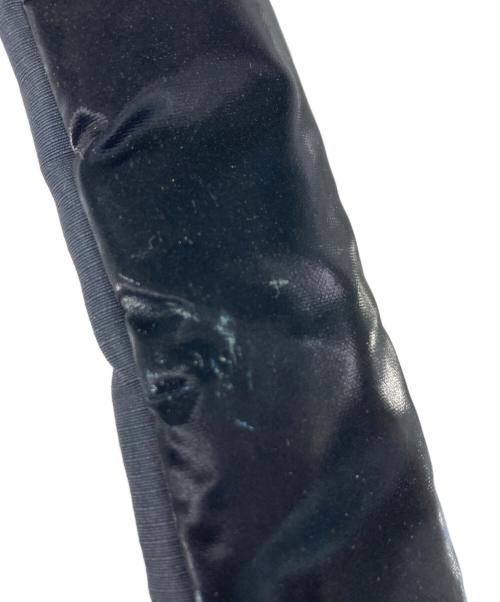 IUGAMAKARAS（イウガマカラス）IUGAMAKARAS (イウガマカラス) Knotted Micro Padding Bag ブラックの古着・服飾アイテム