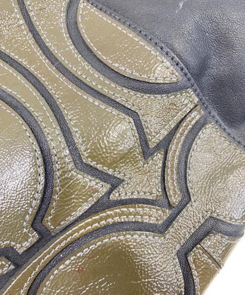 COACH（コーチ）COACH (コーチ) エナメルシグネチャーハンドバッグの古着・服飾アイテム