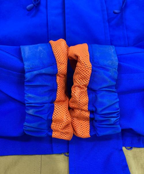 DAIWA PIER39（ダイワ ピア39）DAIWA PIER39 (ダイワ ピア39) TECH LOGGER MOUNTAIN PARKA ブルー×ベージュ サイズ:Sの古着・服飾アイテム