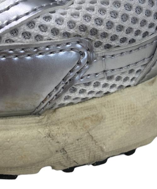 NIKE（ナイキ）NIKE (ナイキ) V2K Run Shoes グレー サイズ:27.5㎝の古着・服飾アイテム