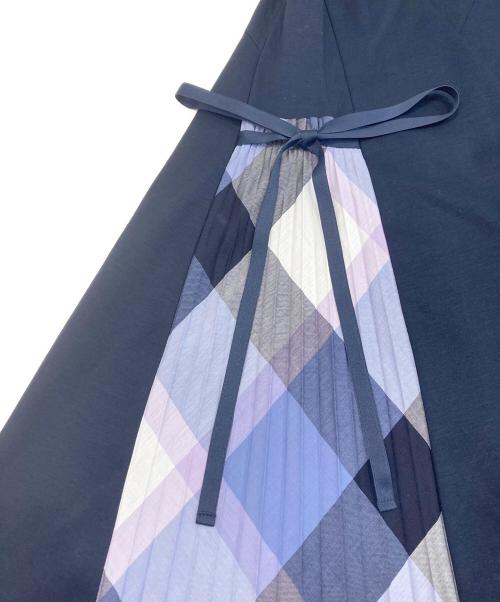 BLUE LABEL CRESTBRIDGE（ブルーレーベルクレストブリッジ）BLUE LABEL CRESTBRIDGE (ブルーレーベルクレストブリッジ) コンパクトクリアポンチワンピース ネイビー サイズ:38の古着・服飾アイテム