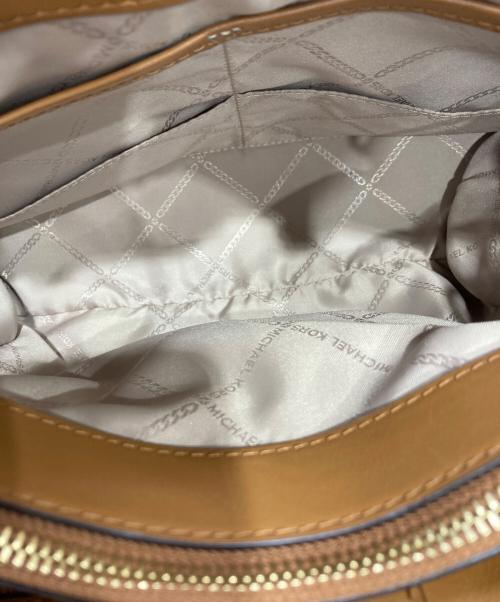 MICHAEL KORS（マイケル・コース）MICHAEL KORS (マイケル・コース) 2WAYバッグ ベージュの古着・服飾アイテム