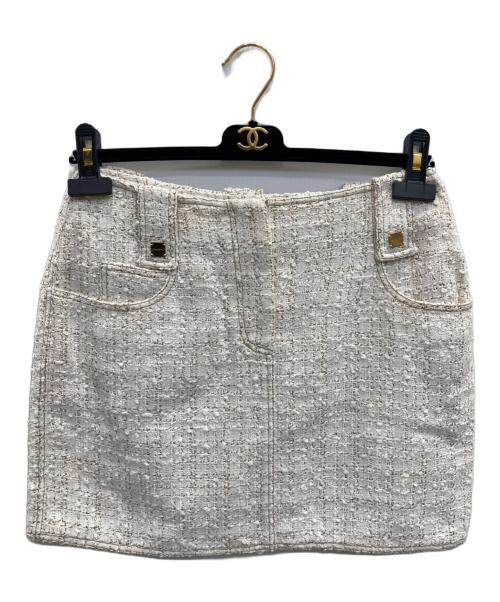 CHANEL（シャネル）CHANEL (シャネル) ココマークボタン ツイードベスト/ミニスカート セットアップ ホワイト サイズ:38の古着・服飾アイテム